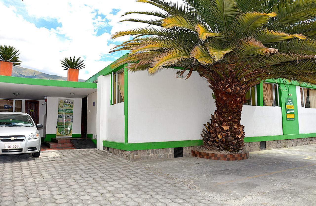 Hostal Terra 3 - Base Aerea Кито Экстерьер фото