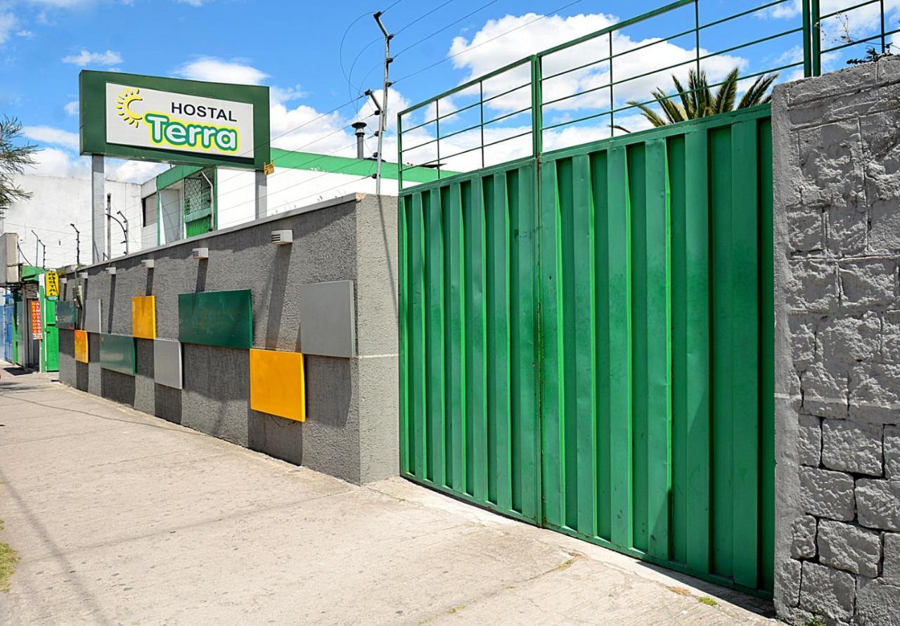 Hostal Terra 3 - Base Aerea Кито Экстерьер фото